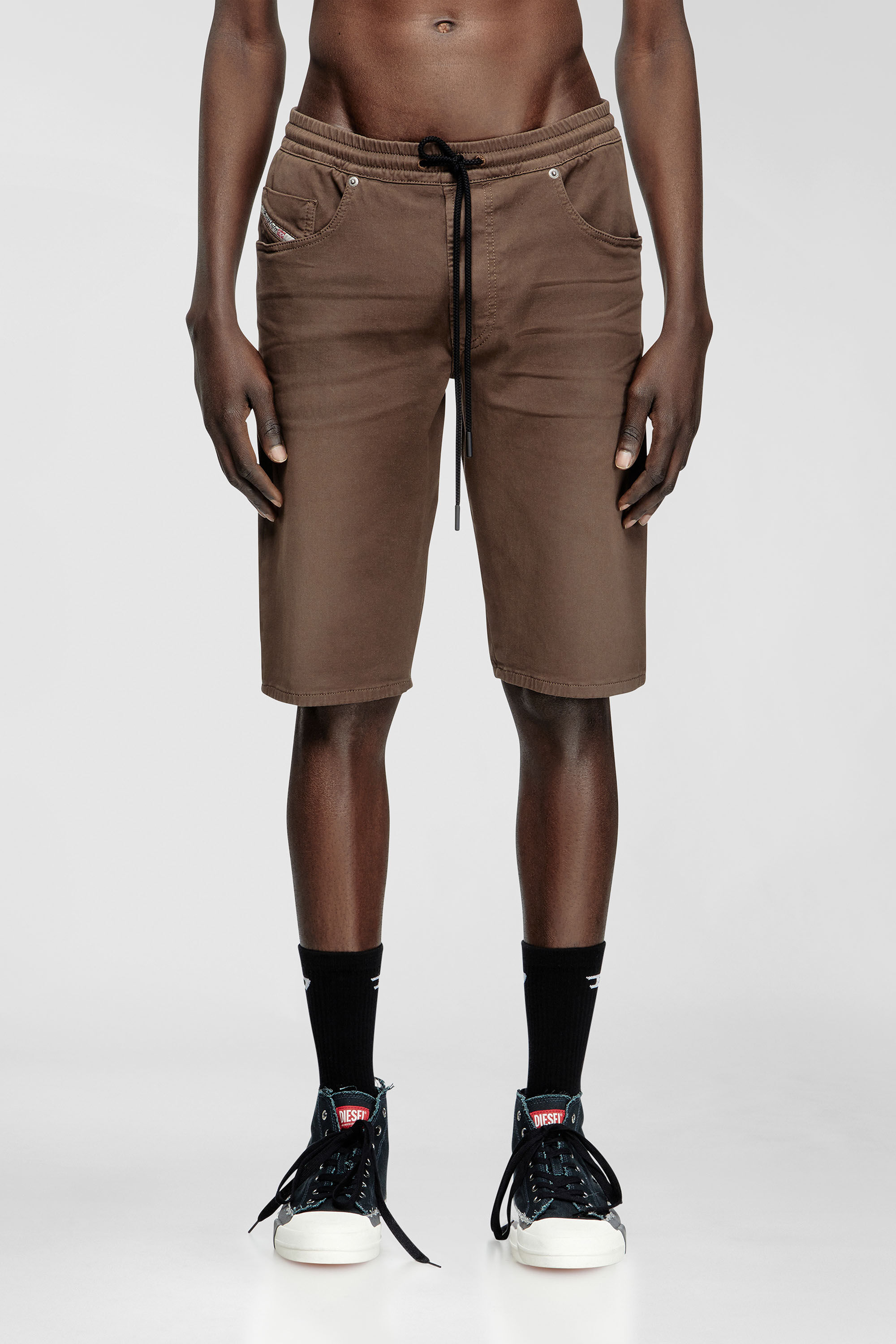 Diesel - 2033 D-KROOLEY-SHORT JOGG, Man's Chino shorts in JoggJeans in Brown - 3