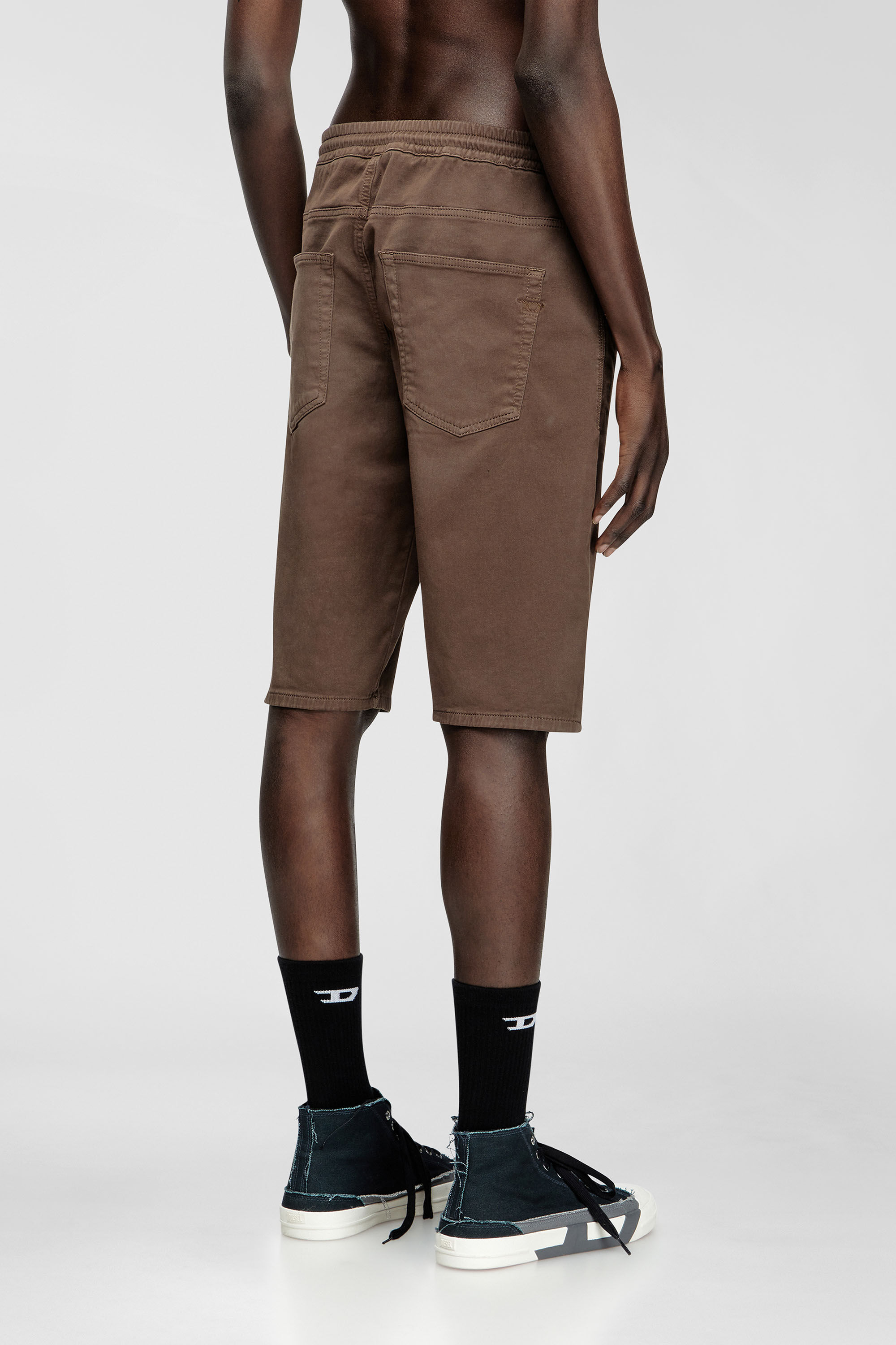 Diesel - 2033 D-KROOLEY-SHORT JOGG, Man's Chino shorts in JoggJeans in Brown - 4