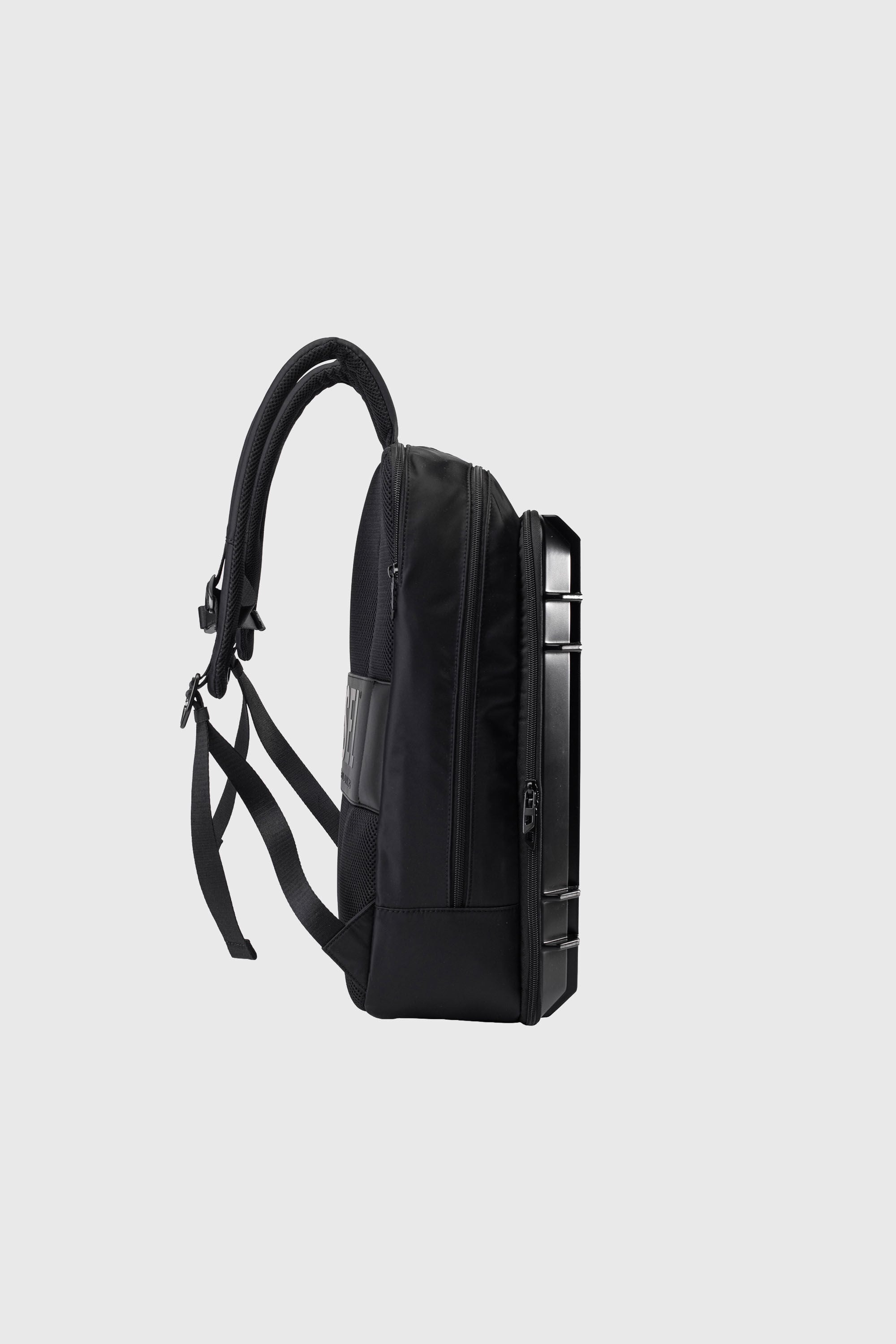 Diesel - DIESEL PC STRONG IMAGE BACKPACK- DSB005, Unisex's Rugged travel backpack in Black - 5