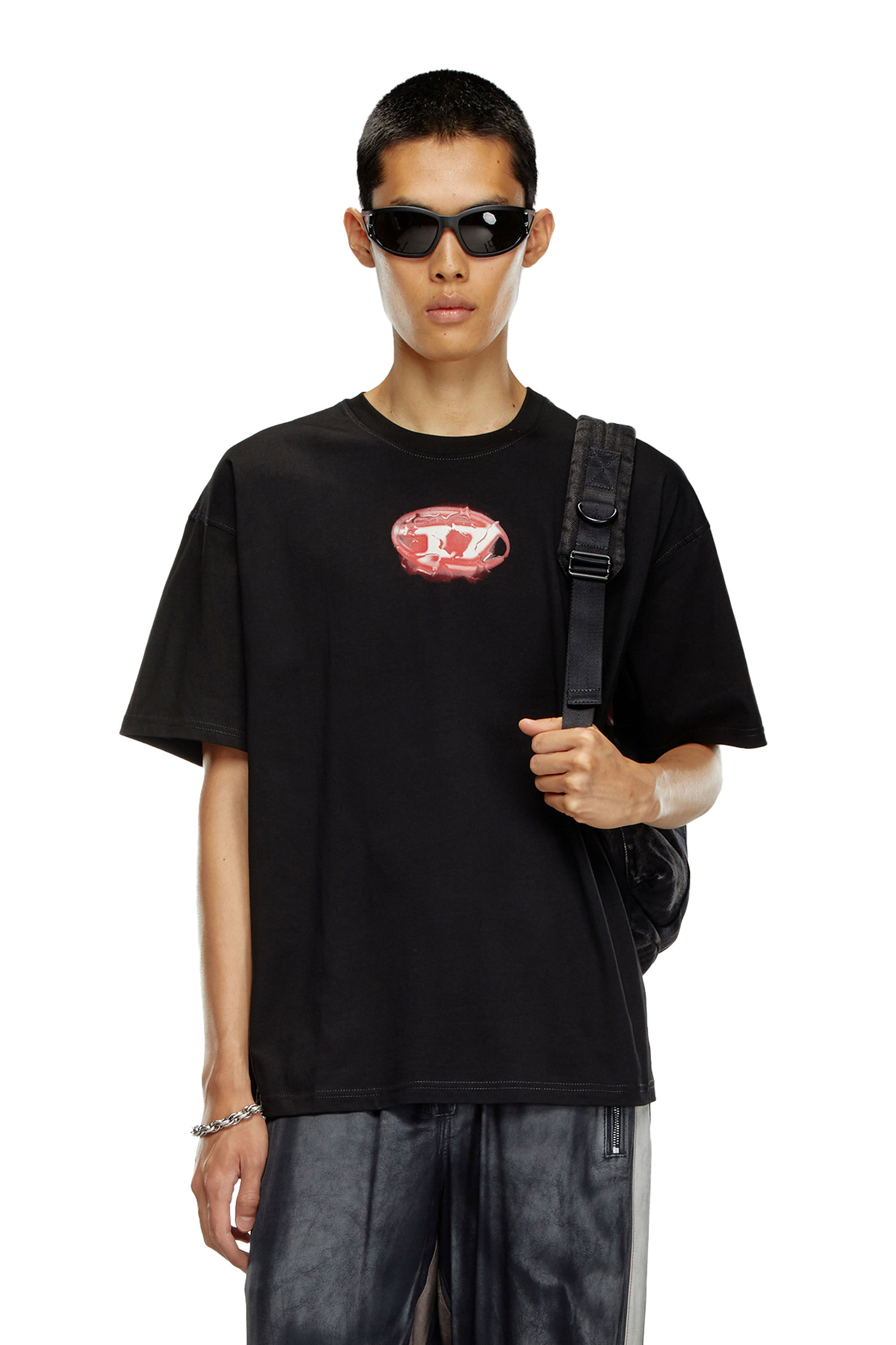 Diesel - T-BOXT-K3, Man T-shirt with glowing-effect logo in Black - Image 3