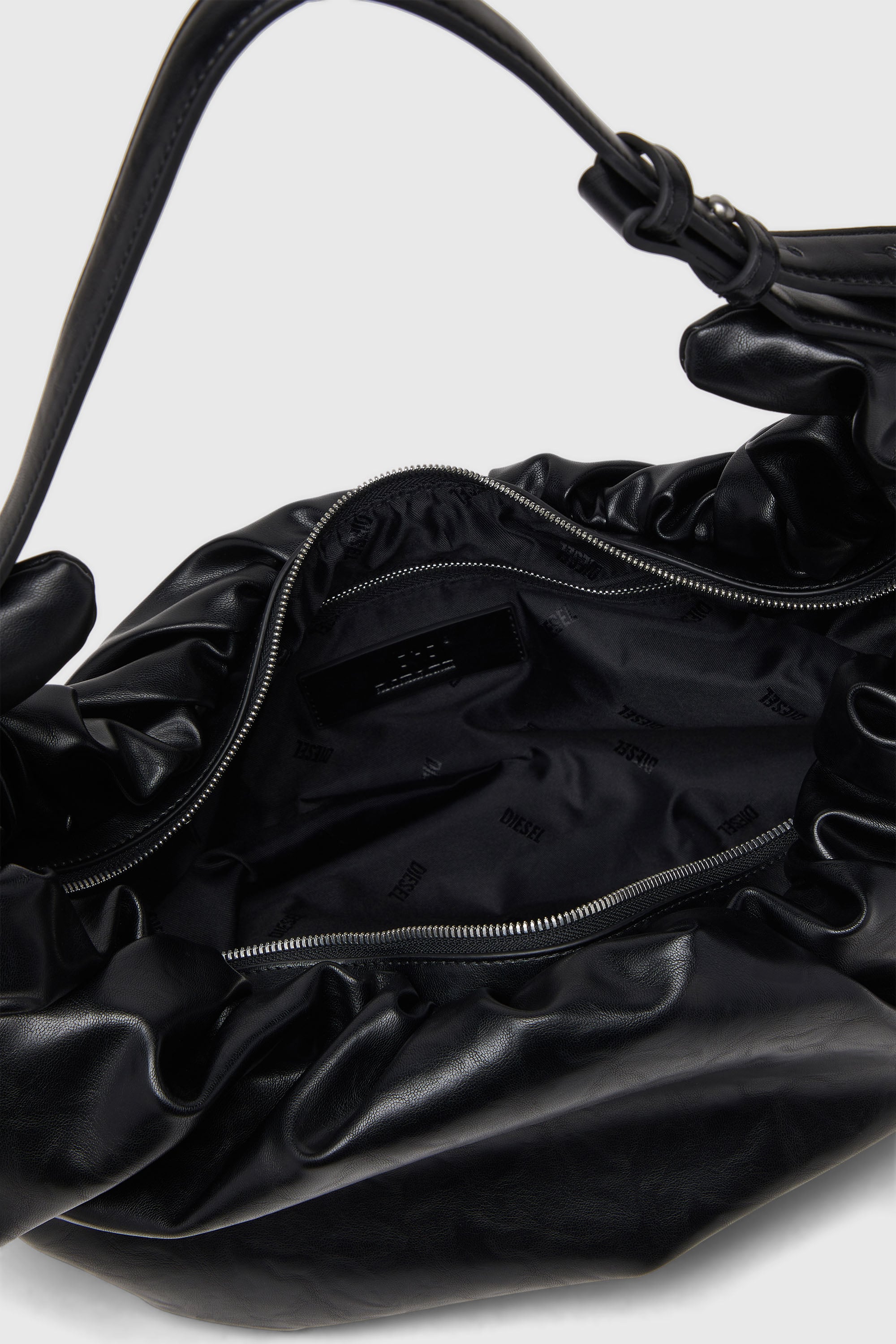 Diesel - GRAB-D HOBO L, Woman's Grab-D-Large scrunched hobo bag in Black - 4