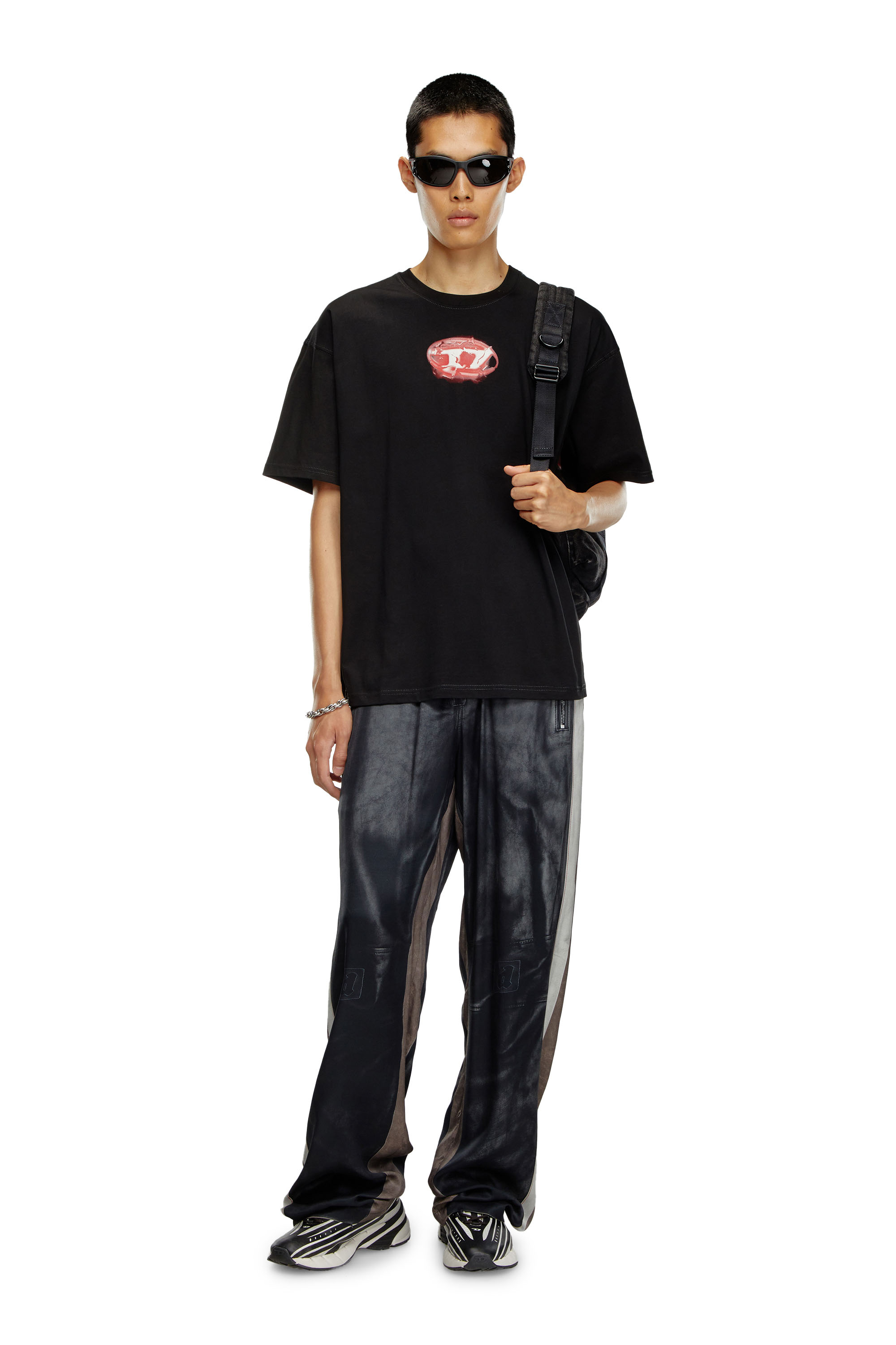 Diesel - T-BOXT-K3, Man T-shirt with glowing-effect logo in Black - Image 2