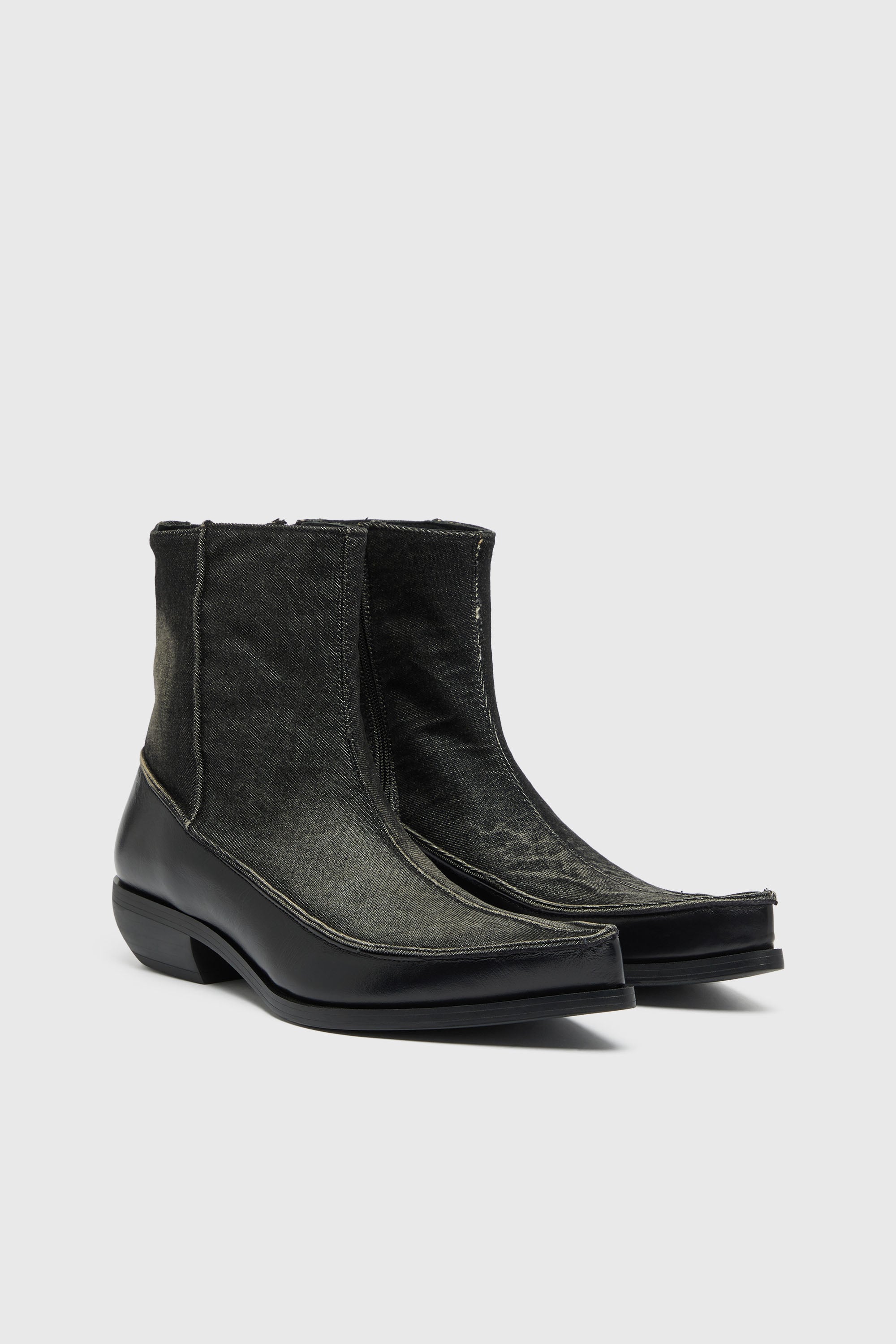 Diesel - D-FRIDO-30-TR, Man's D-Frido-Western ankle boots in leather and denim in null - 2