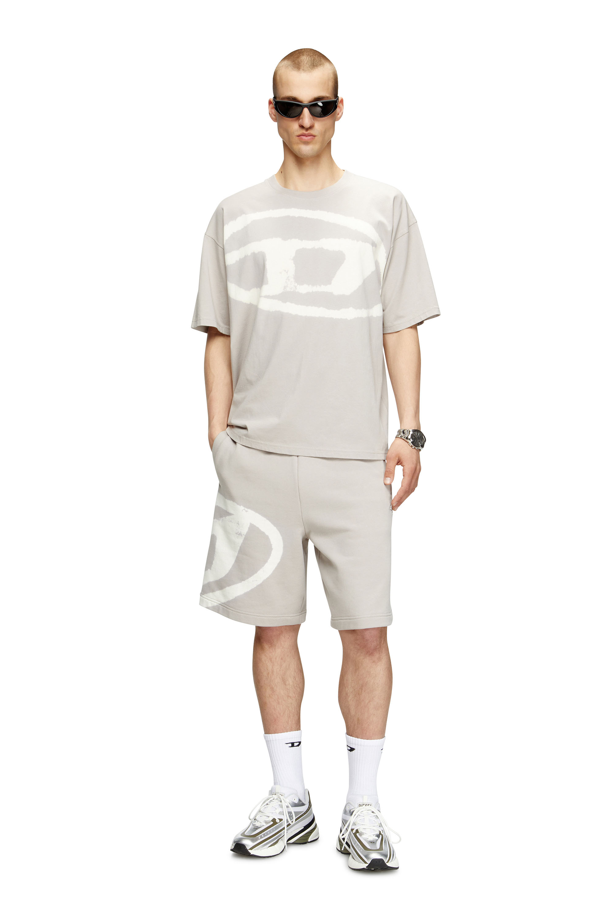 Diesel - T-BOXT-BLEACH, Man's T-shirt with bleached Oval D logo in Grey - 1