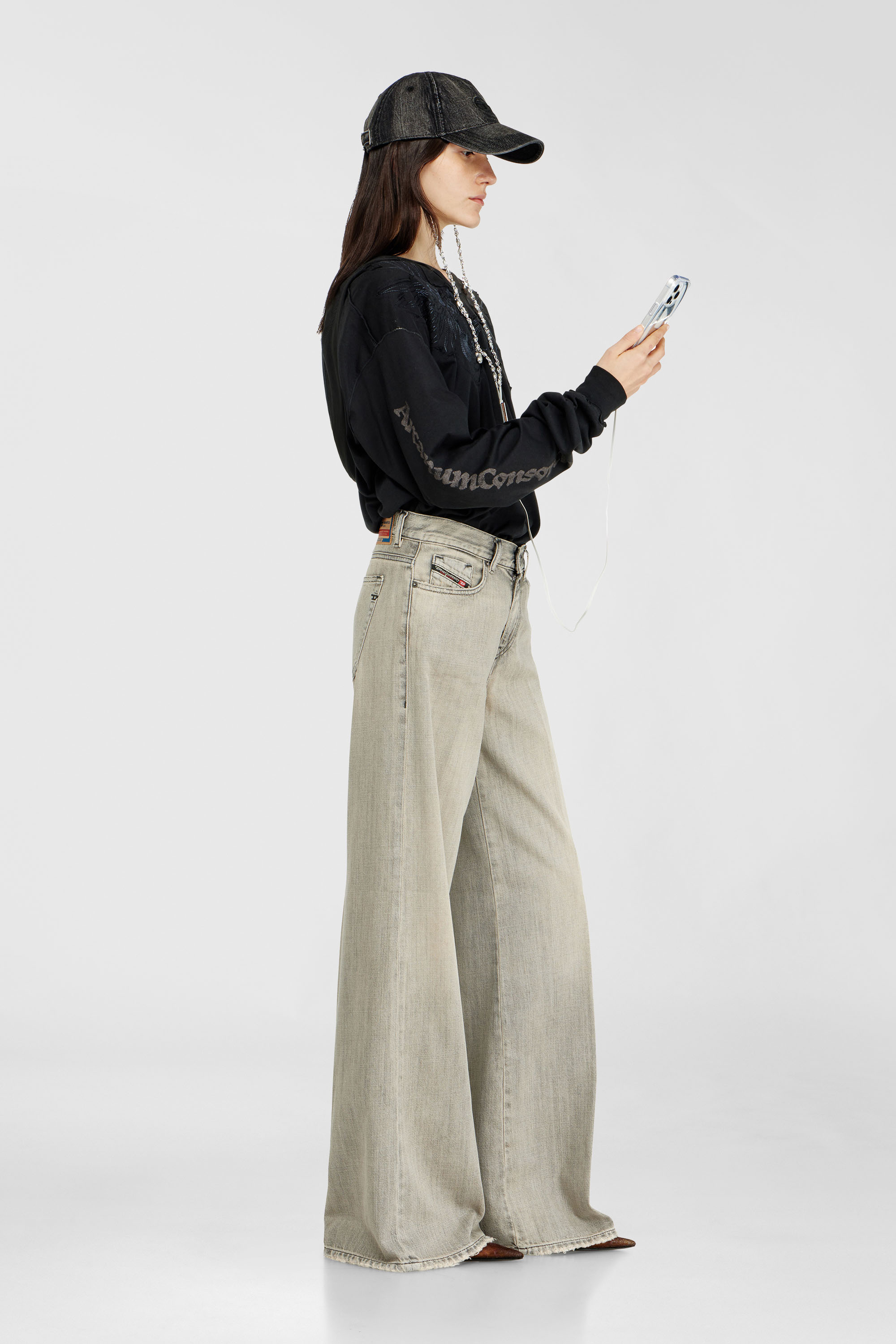 Diesel - Woman's Flare Jeans 1978 D-Akemi 068RU, Grey - 2