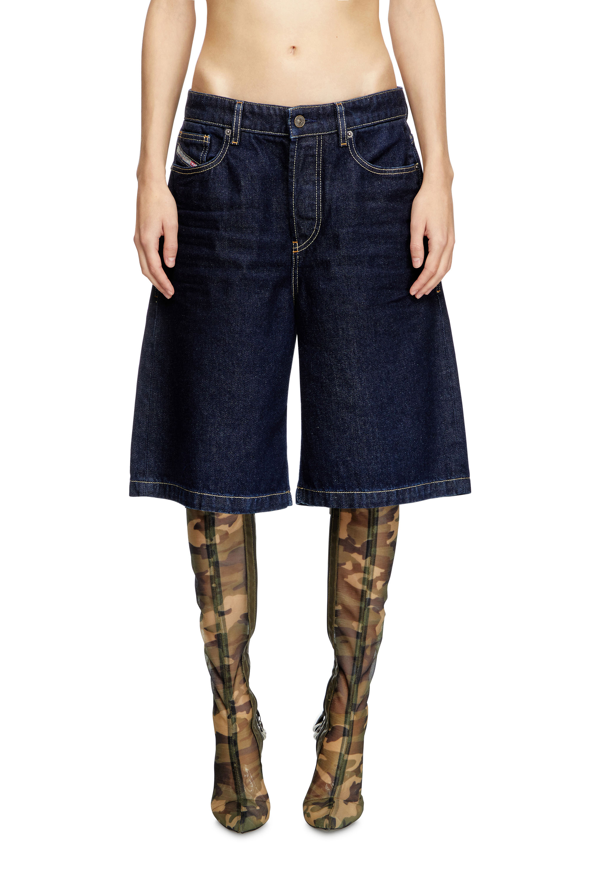 Diesel - DE-SIRE-SHORT, Woman's Shorts in clean-wash denim in Dark Blue - 3