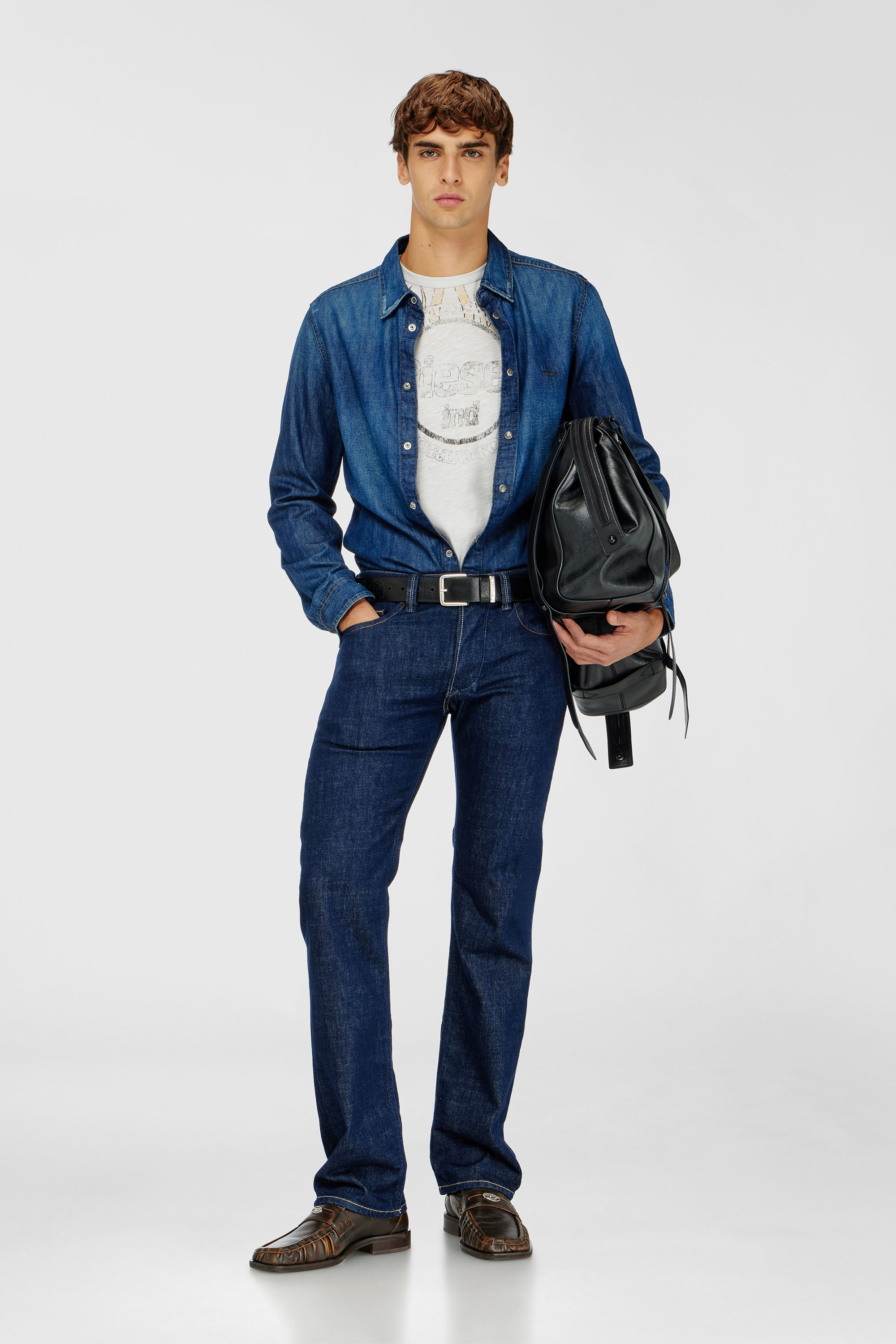 Diesel - T-NOTS, Man's T-shirt in slub-jersey with crack print in White - 1